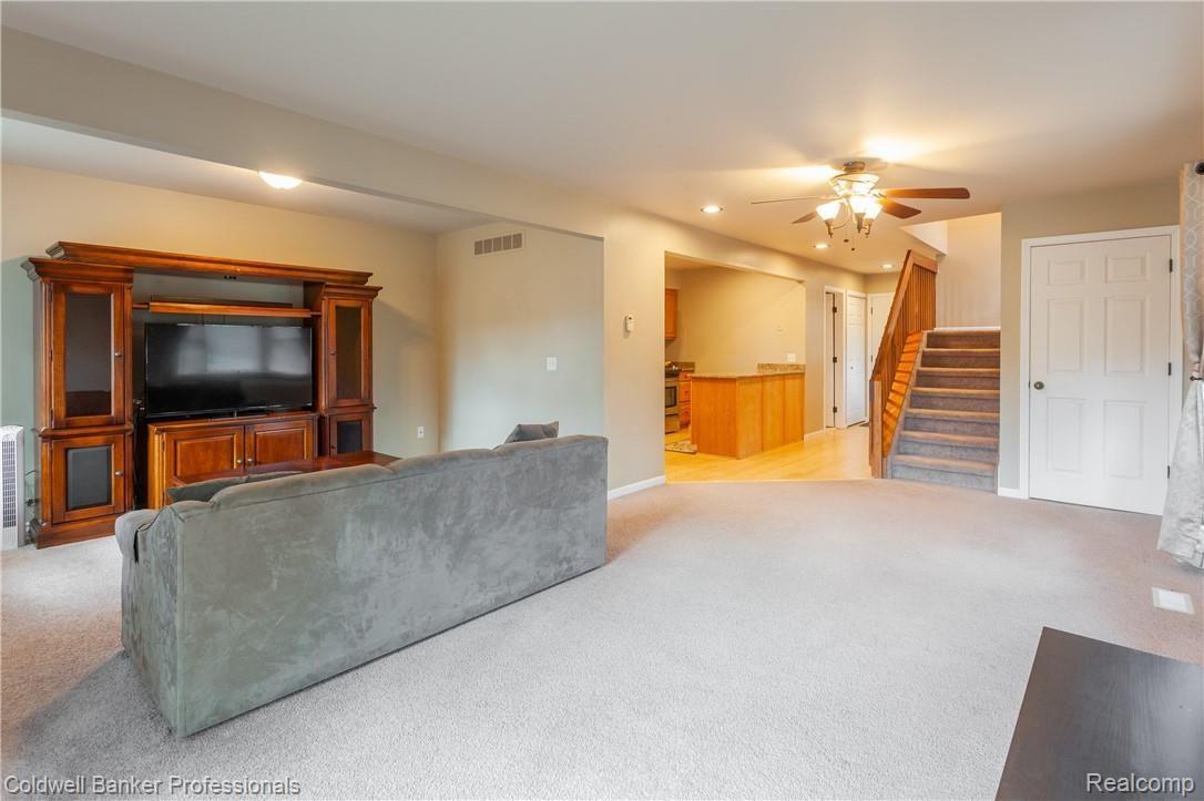 1703 Burnet Road Commerce Township, MI 48382 - Photo 10 of 28 IMG_1962.jpg