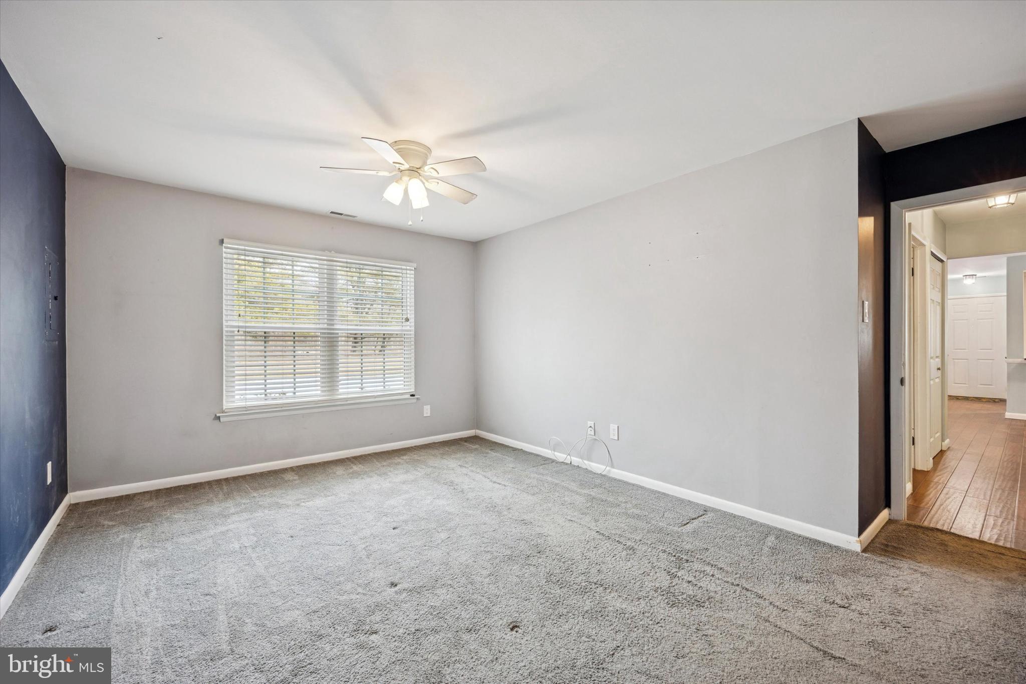 535 Shetland Court Sewell, NJ 08080 - Photo 17 of 25 Spacious primary bedroom with natural light