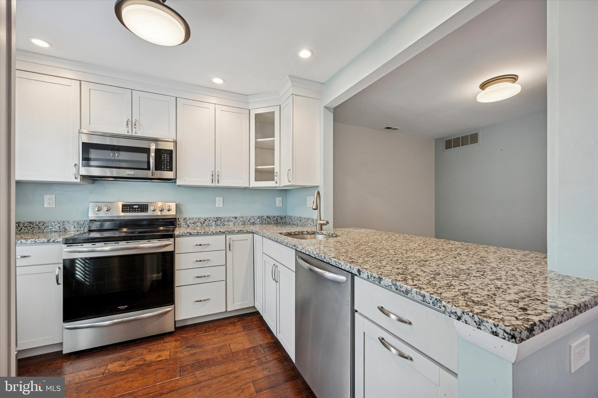 535 Shetland Court Sewell, NJ 08080 - Photo 3 of 25 Modern kitchen with sleek and cheery finishes