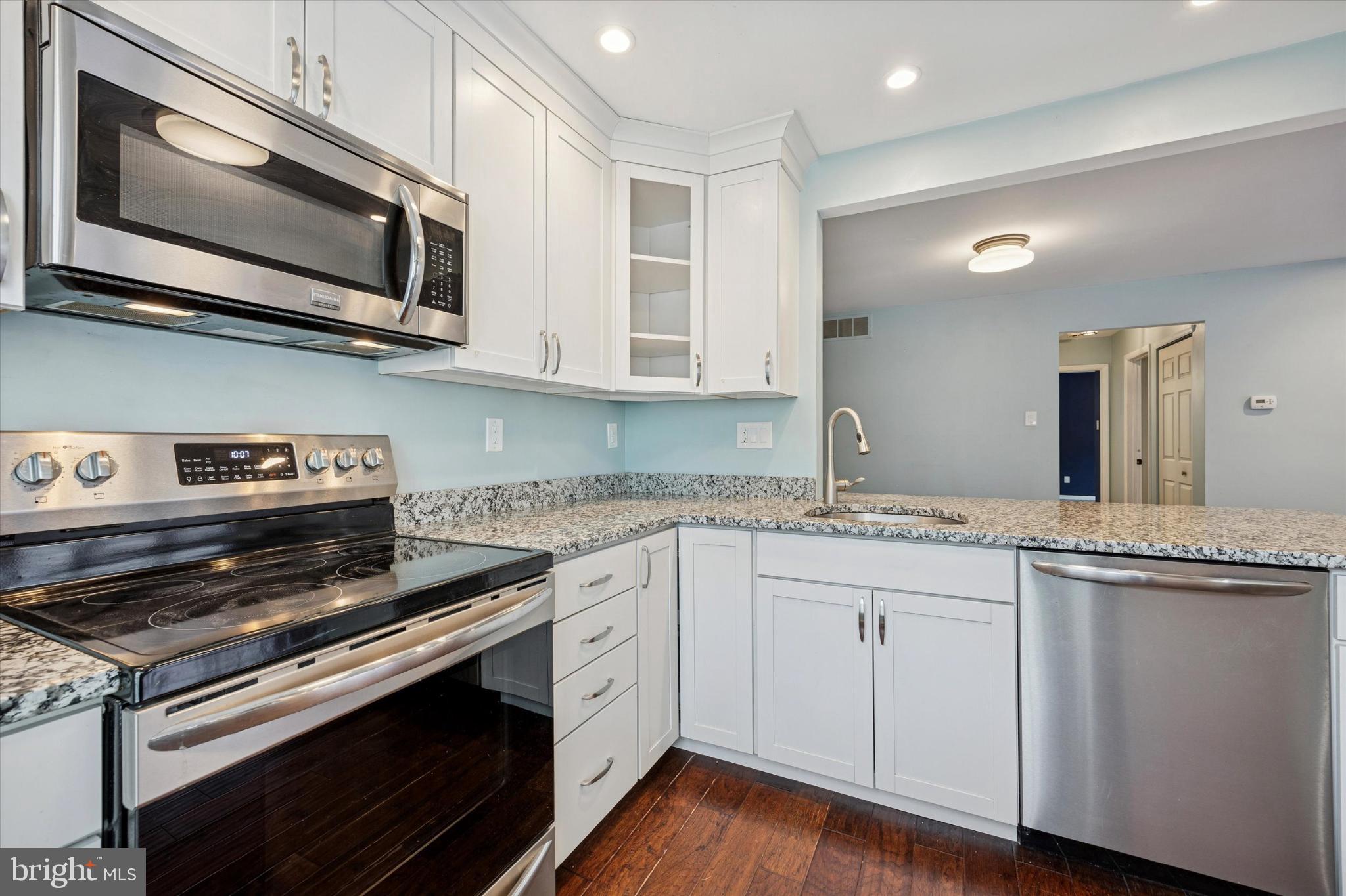 535 Shetland Court Sewell, NJ 08080 - Photo 5 of 25 Granite countertops