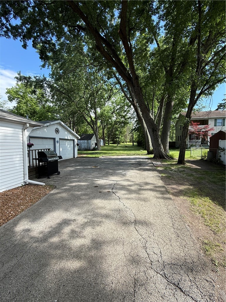 1529 West Ravina Park Road Decatur, IL 62526 - Photo 4 of 27