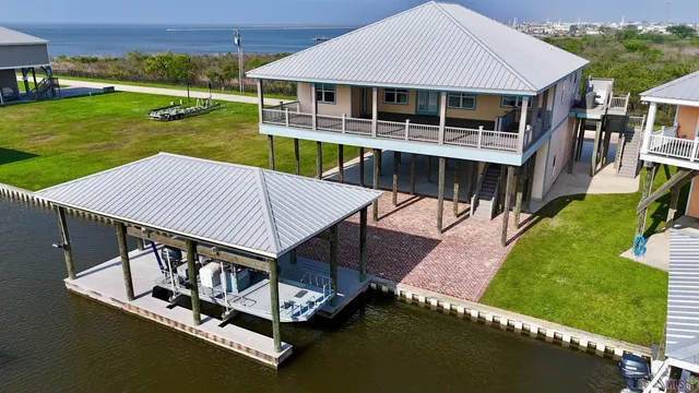 $995,000 | 14 Sandy Point Drive, Grand Isle, LA 70358