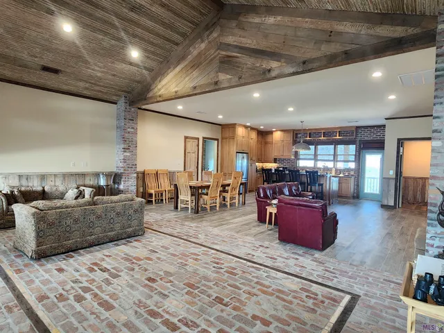 $995,000 | 14 Sandy Point Drive, Grand Isle, LA 70358