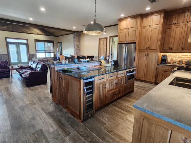 $995,000 | 14 Sandy Point Drive, Grand Isle, LA 70358