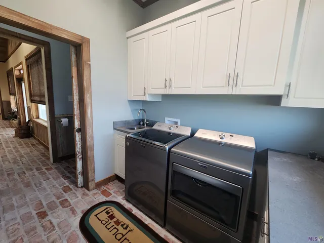 $995,000 | 14 Sandy Point Drive, Grand Isle, LA 70358