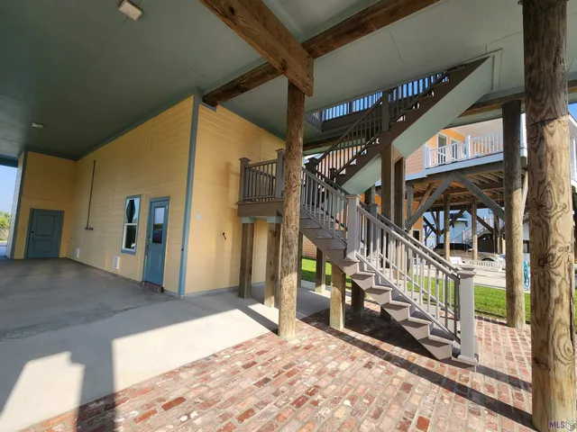 $995,000 | 14 Sandy Point Drive, Grand Isle, LA 70358