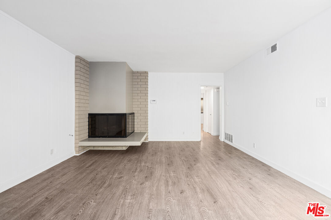 7712 Paseo Del Rey, Unit 4 Playa del Rey, CA 90293 - Photo 3 of 17