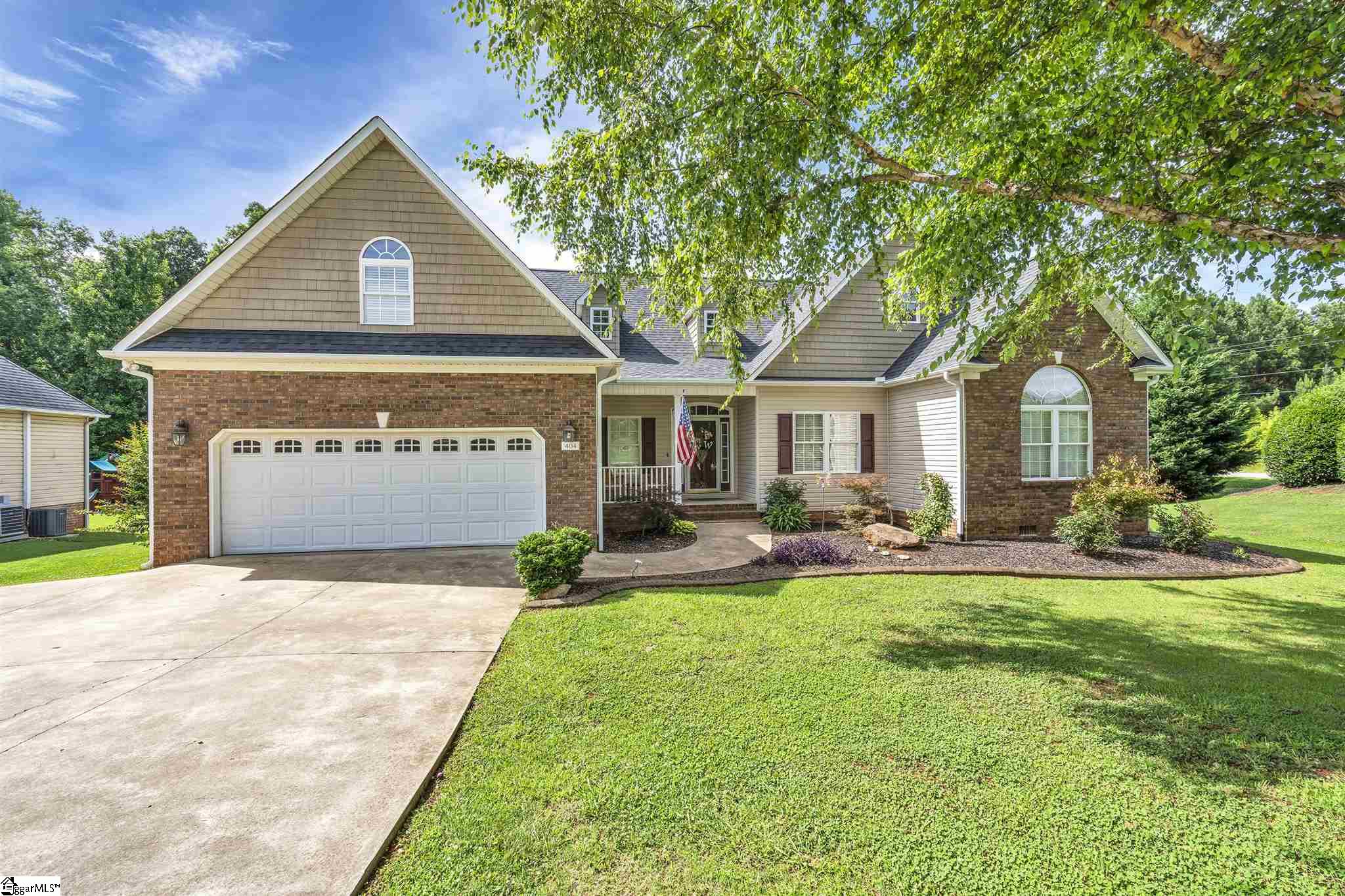 404 Cobblestone Drive Inman, SC 29349 - Photo 2 of 31