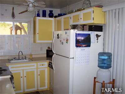 1002 South Kolb Road, Unit 13 Tucson, AZ 85710 - Photo 6 of 18 Gallery Image 6