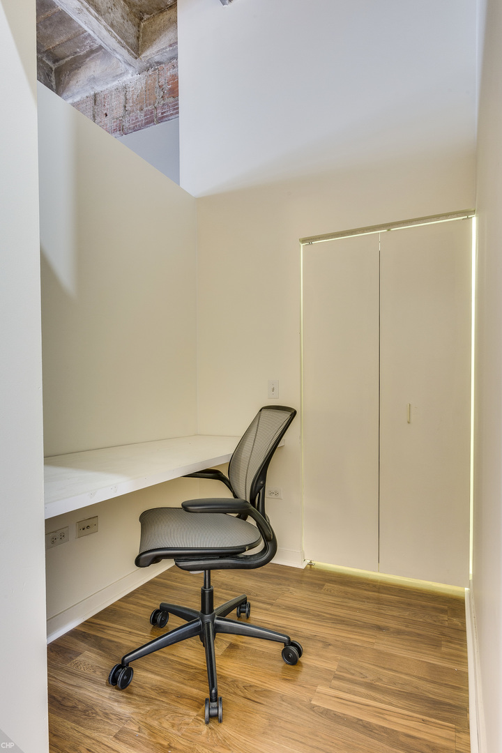 20 North State Street, Unit 910 Chicago, IL 60602 - Photo 12 of 19