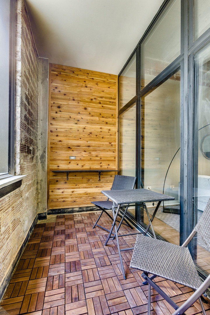 20 North State Street, Unit 910 Chicago, IL 60602 - Photo 8 of 19