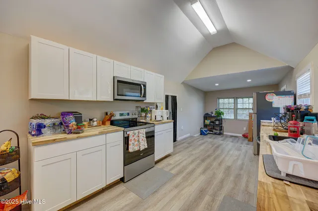 $300,000 | 610 Fertilizer Road, Riegelwood, NC 28456