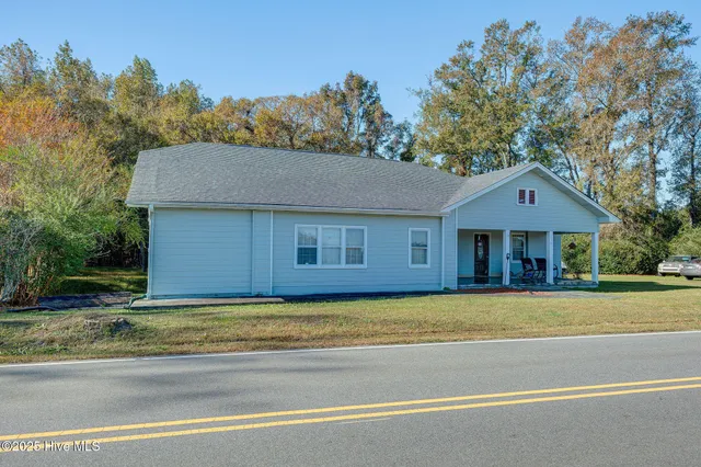 $300,000 | 610 Fertilizer Road, Riegelwood, NC 28456