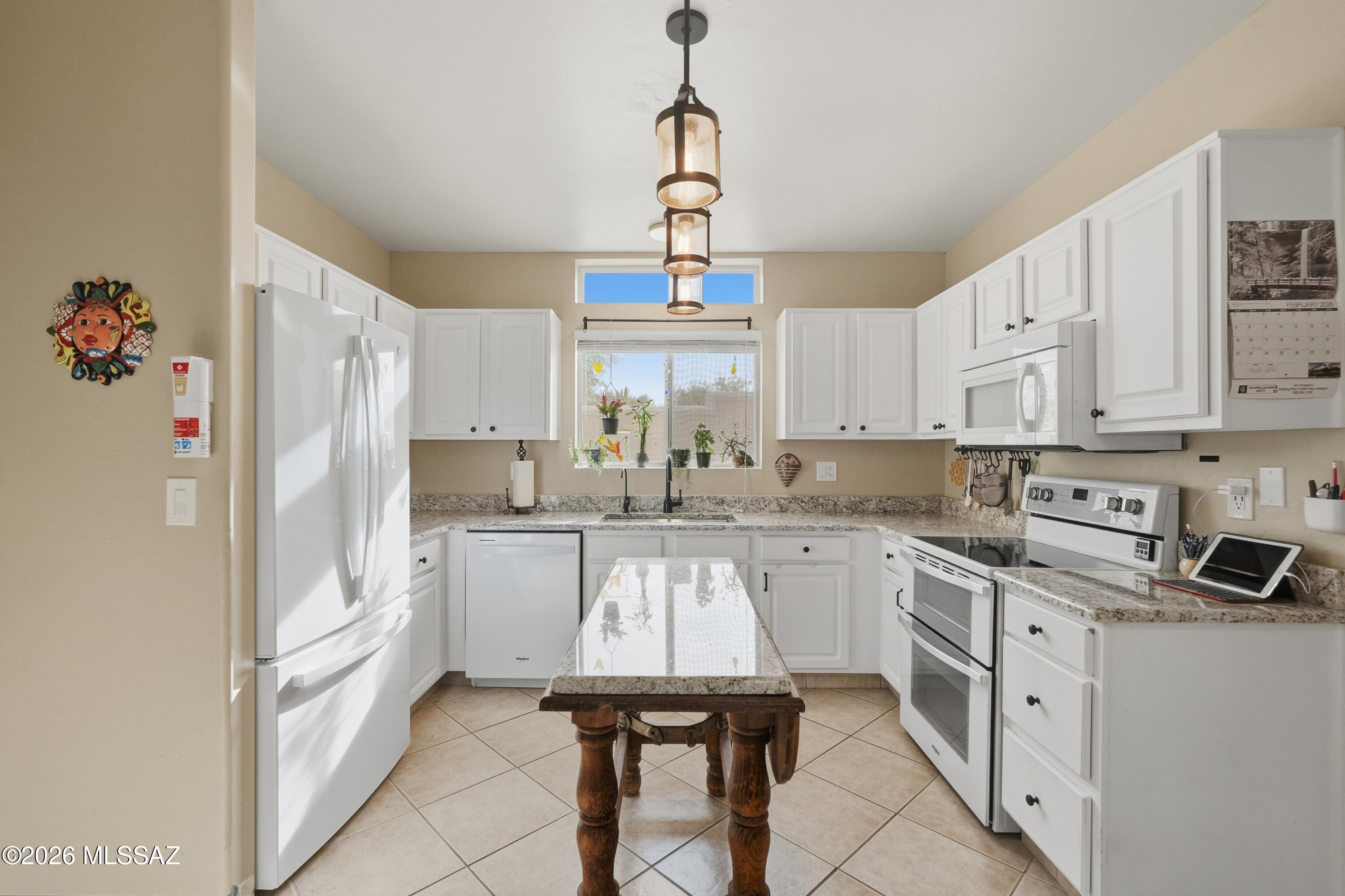 1632 North Rio Mayo Green Valley, AZ 85614 - Photo 13 of 26 Kitchen