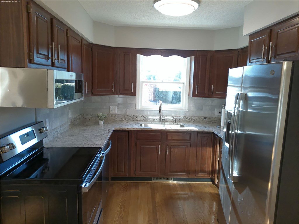 2043 Cardinal Park Drive Anderson, SC 29621 - Photo 3 of 21