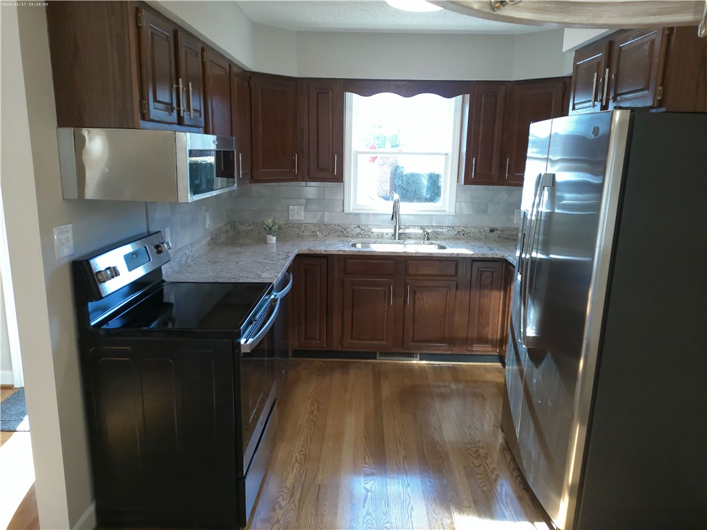 2043 Cardinal Park Drive Anderson, SC 29621 - Photo 4 of 21