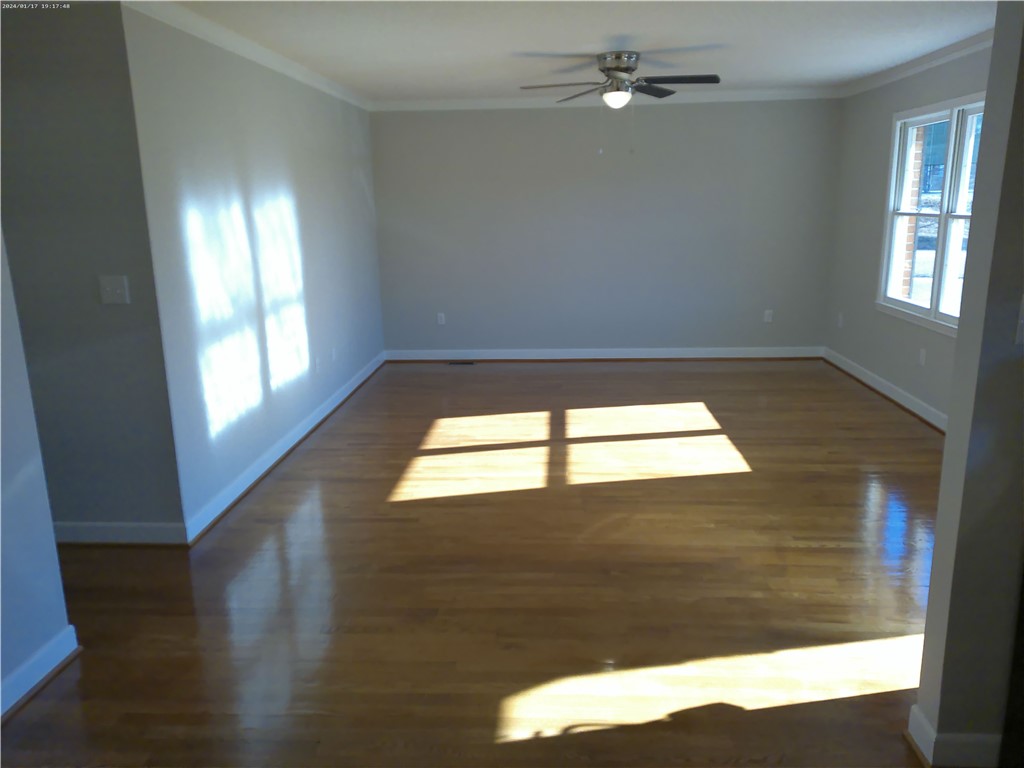2043 Cardinal Park Drive Anderson, SC 29621 - Photo 6 of 21 Living room