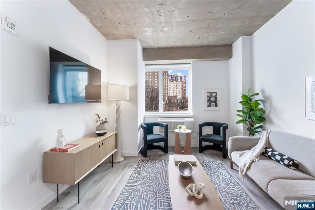 10 Commerce Court, Unit 10J Newark, NJ 07102 - Photo 6 of 14