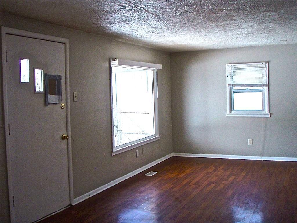 2933 South Roena Street Indianapolis, IN 46241 - Photo 3 of 16 Gallery Image 3