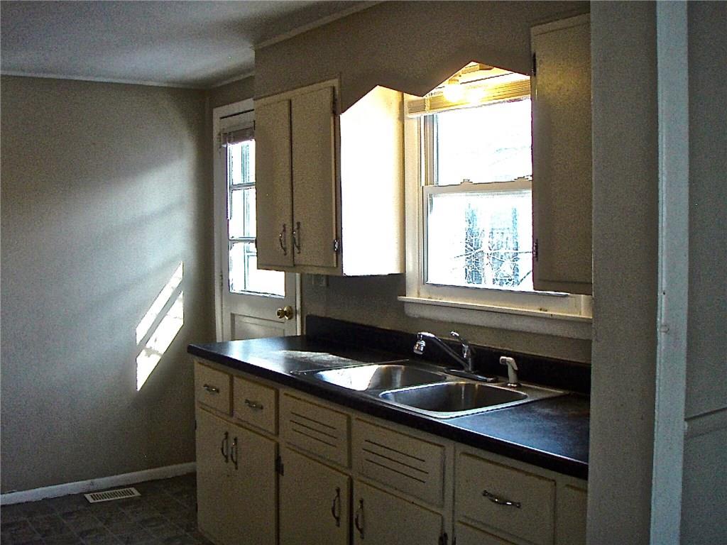 2933 South Roena Street Indianapolis, IN 46241 - Photo 6 of 16 Gallery Image 6