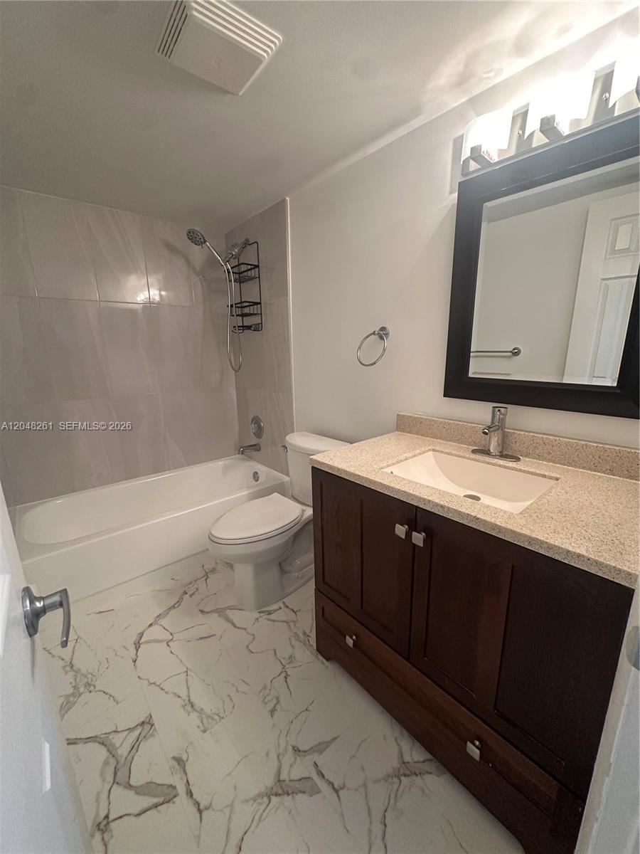 10425 Southwest 112th Avenue, Unit 215 Miami, FL 33176 - Photo 13 of 22