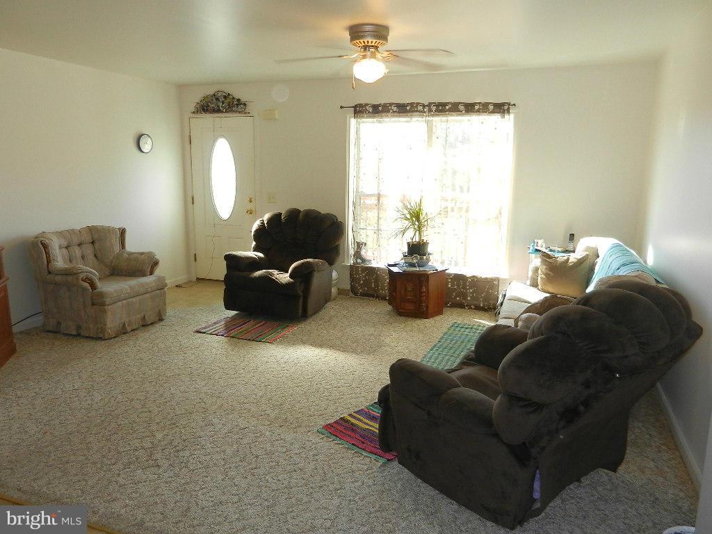 18405 Shale Road Southeast Oldtown, MD 21555 - Photo 6 of 30 Living Room