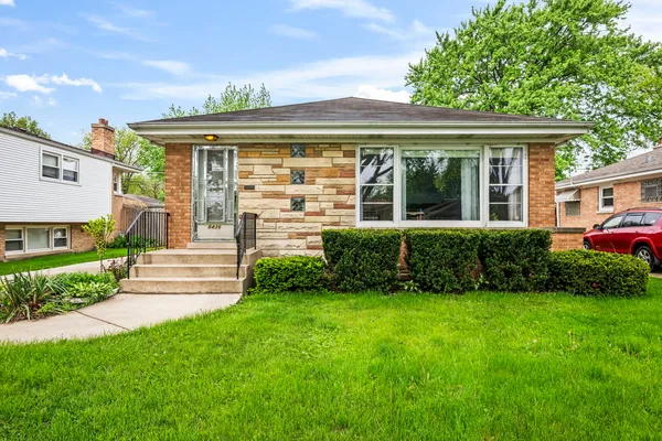 $445,000 | 8436 North Oriole Avenue, Niles, IL 60714