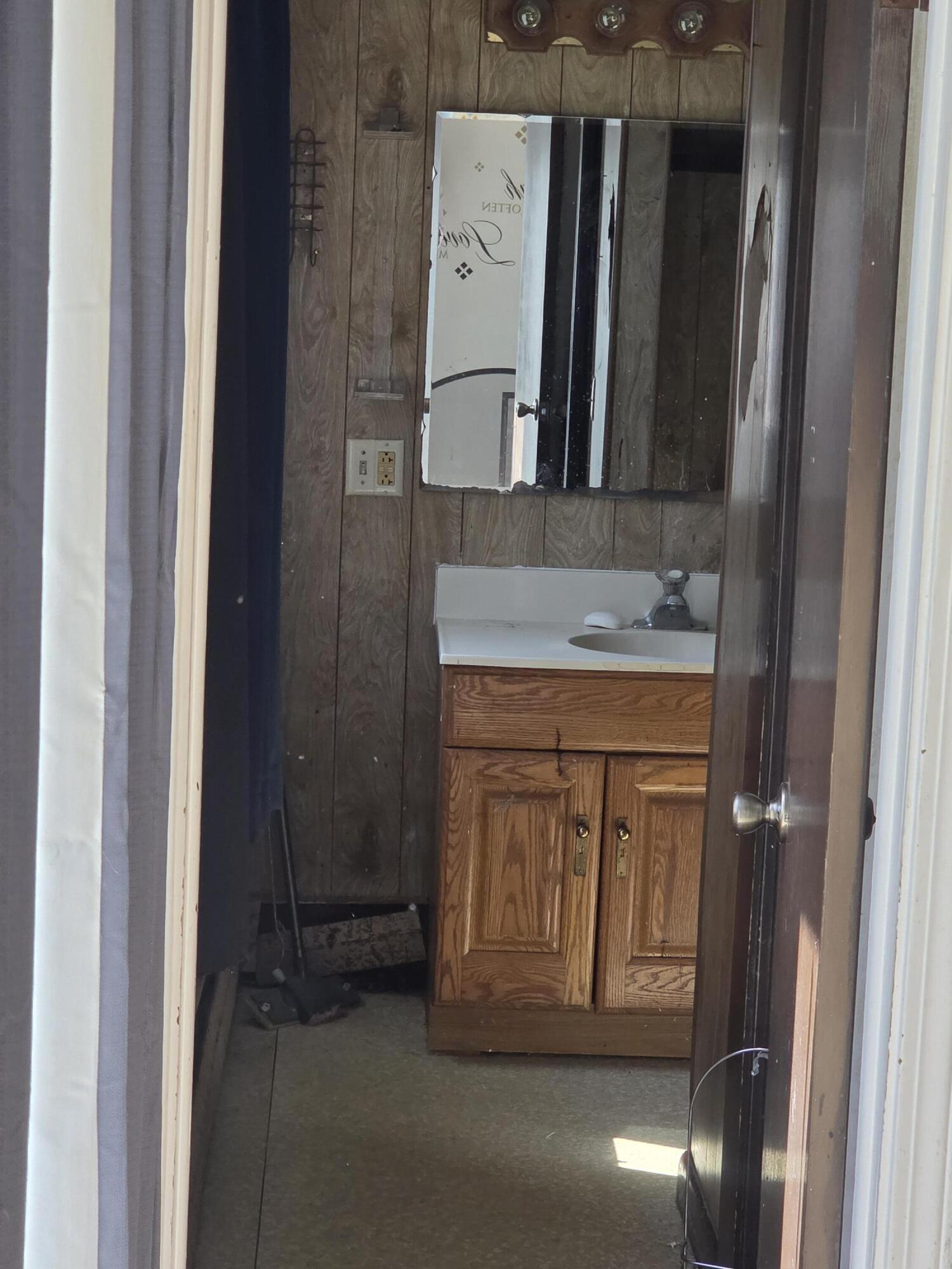 39 Heald Street Madison, ME 04950 - Photo 9 of 42 20250912_132126