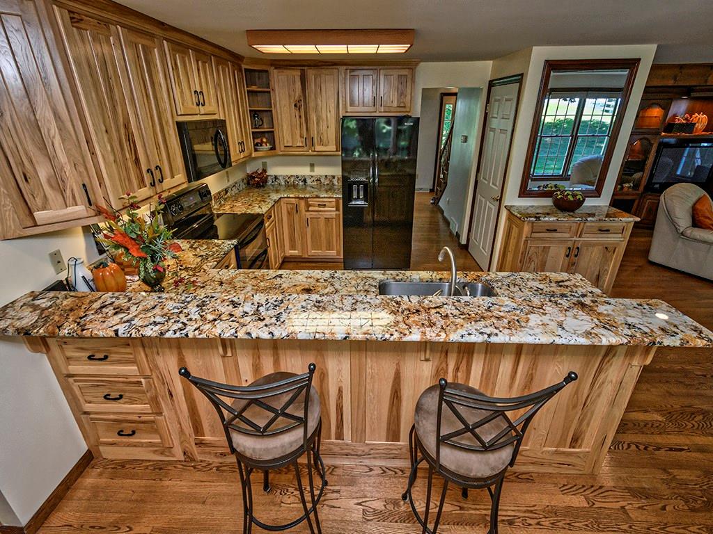 1671 Coulter Road Apollo, PA 15613 - Photo 14 of 25 Casual Dining - Breakfast Bar, Which also offers additional drawer storage.