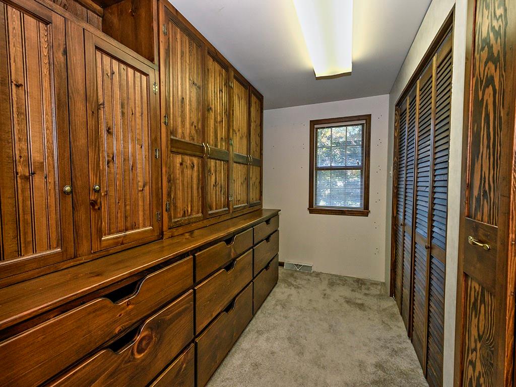 1671 Coulter Road Apollo, PA 15613 - Photo 22 of 25 This is the walk-n closet of many dreams! Owner's Suite.