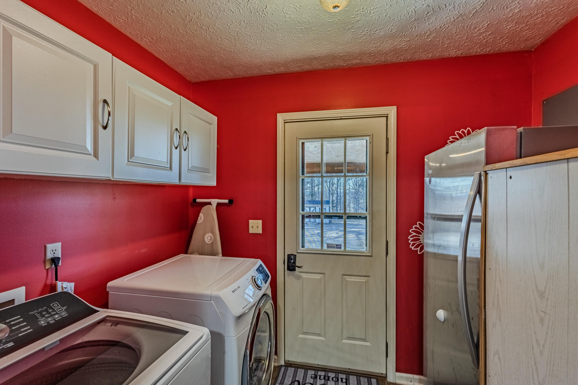 947 Butler Road Niota, TN 37826 - Photo 9 of 43 a bedroom with bed and a window
