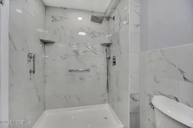 $2,000 | 177 Amberly Drive, Unit C, Manalapan, NJ 07726