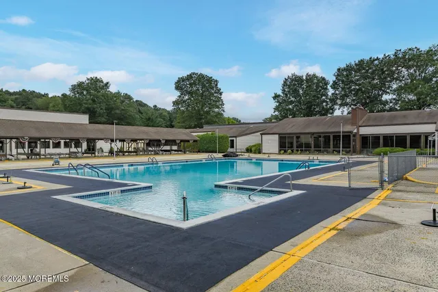 $2,000 | 177 Amberly Drive, Unit C, Manalapan, NJ 07726