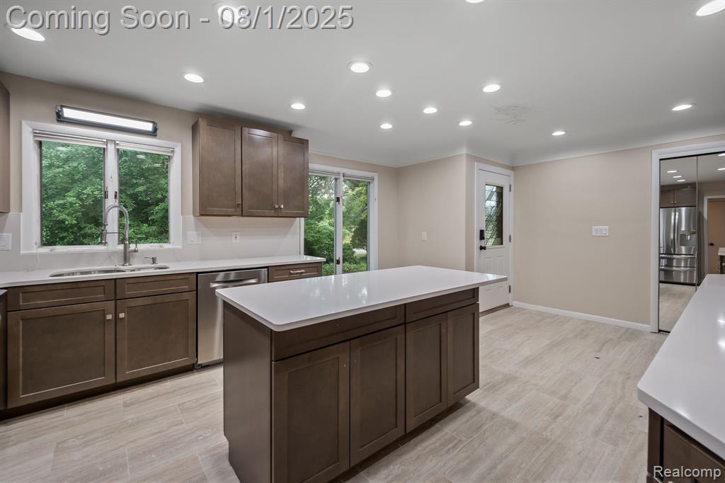 4866 Walnut Lake Road Bloomfield Hills, MI 48301 - Photo 7 of 33