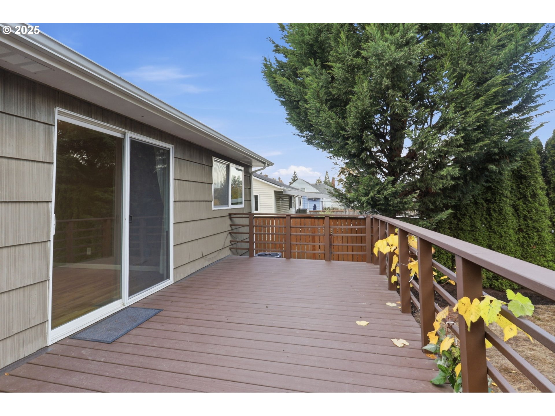 8502 North Hamlin Avenue Portland, OR 97217 - Photo 27 of 48 a view of balcony with wooden floor