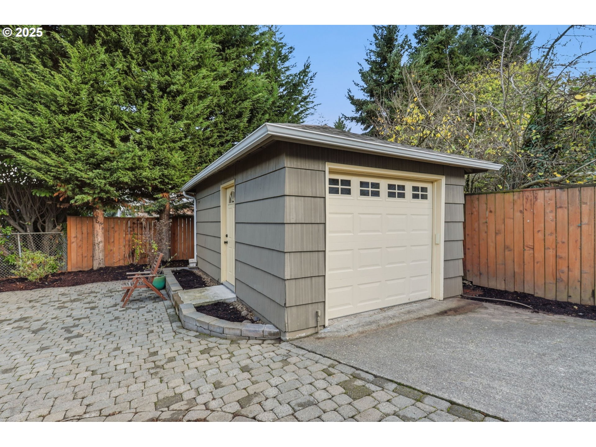 8502 North Hamlin Avenue Portland, OR 97217 - Photo 33 of 48 a view of a backyard