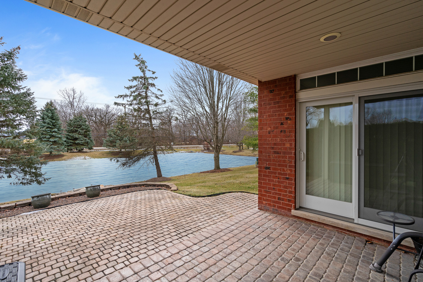 16551 SpringView Drive Lockport, IL 60441 - Photo 2 of 47 a picture of a room