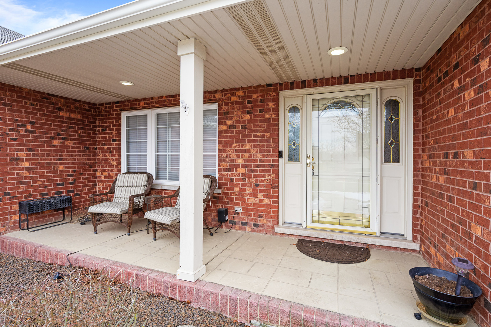 16551 SpringView Drive Lockport, IL 60441 - Photo 29 of 47 a view of an entryway with a livingroom