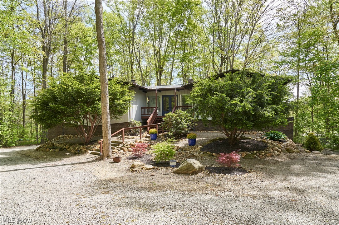 873 Old Spring Road Akron, OH 44321 - Photo 2 of 35