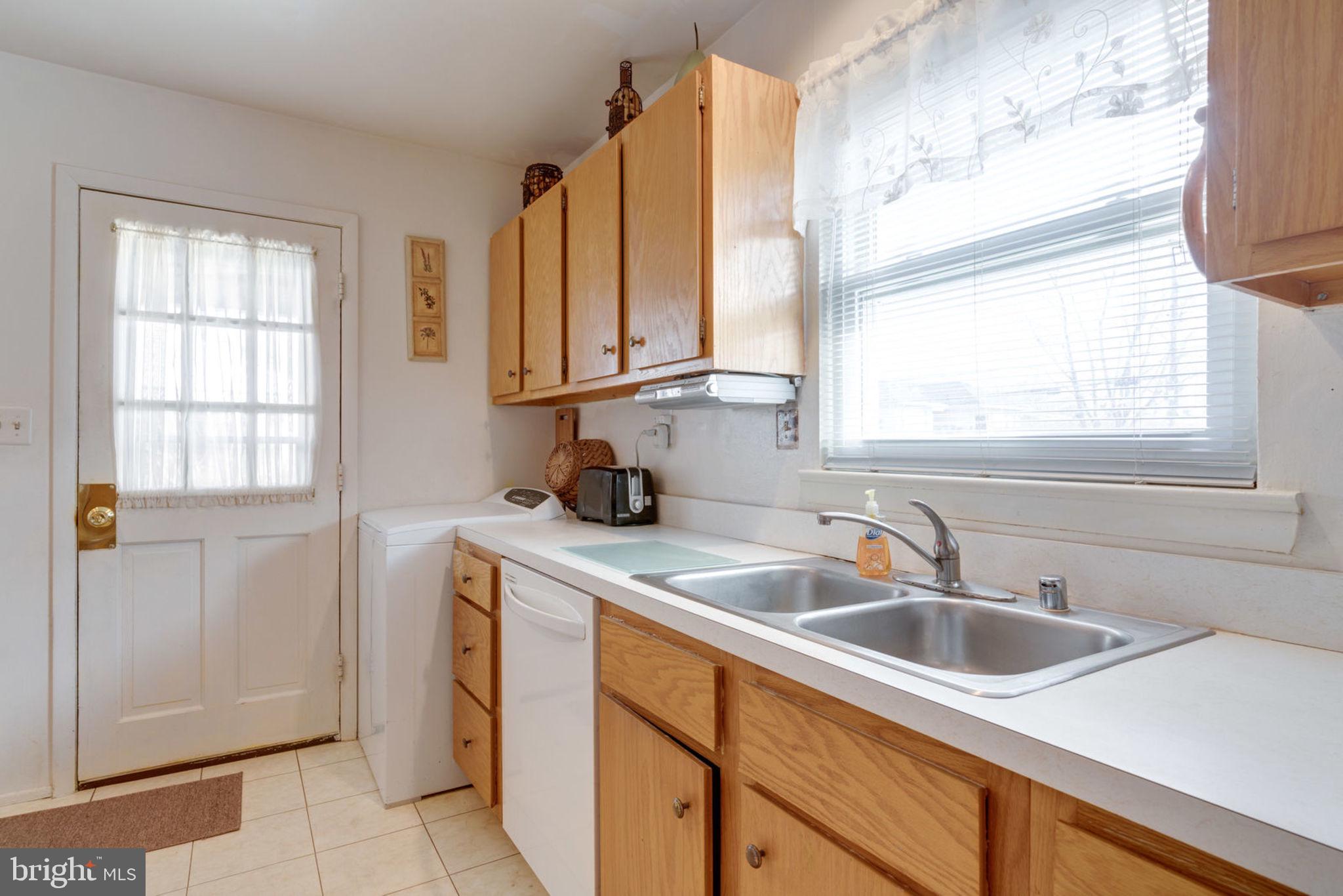 6202 Frontier Drive Springfield, VA 22150 - Photo 11 of 48