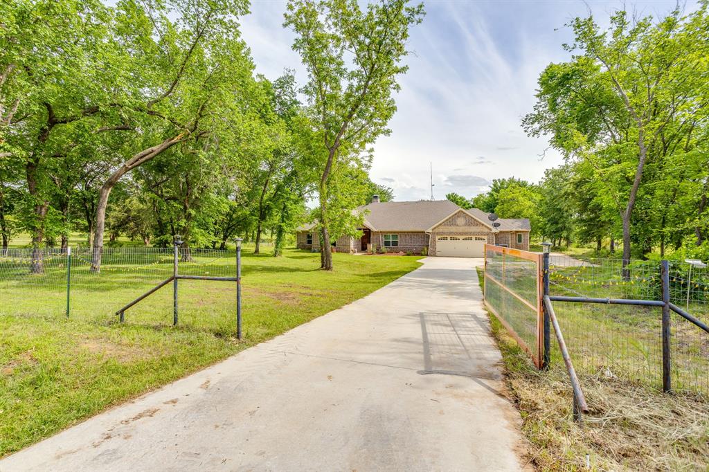 739 County Road 3696 Springtown, TX 76082 - Photo 2 of 39