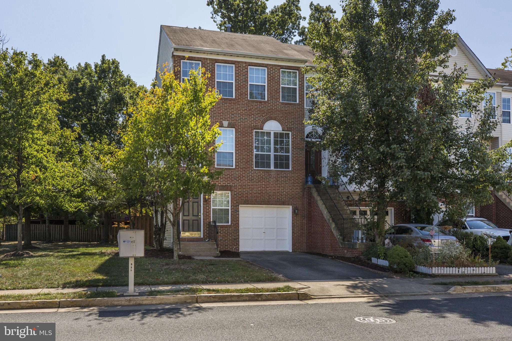 14851 Bolton Road Centreville, VA 20121 - Photo 2 of 44 Brick Front End Unit