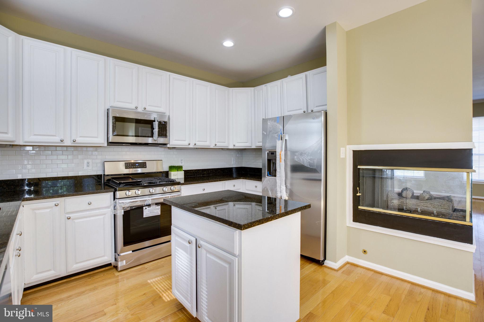 14851 Bolton Road Centreville, VA 20121 - Photo 21 of 44 Quality All Brand New SS Appliances