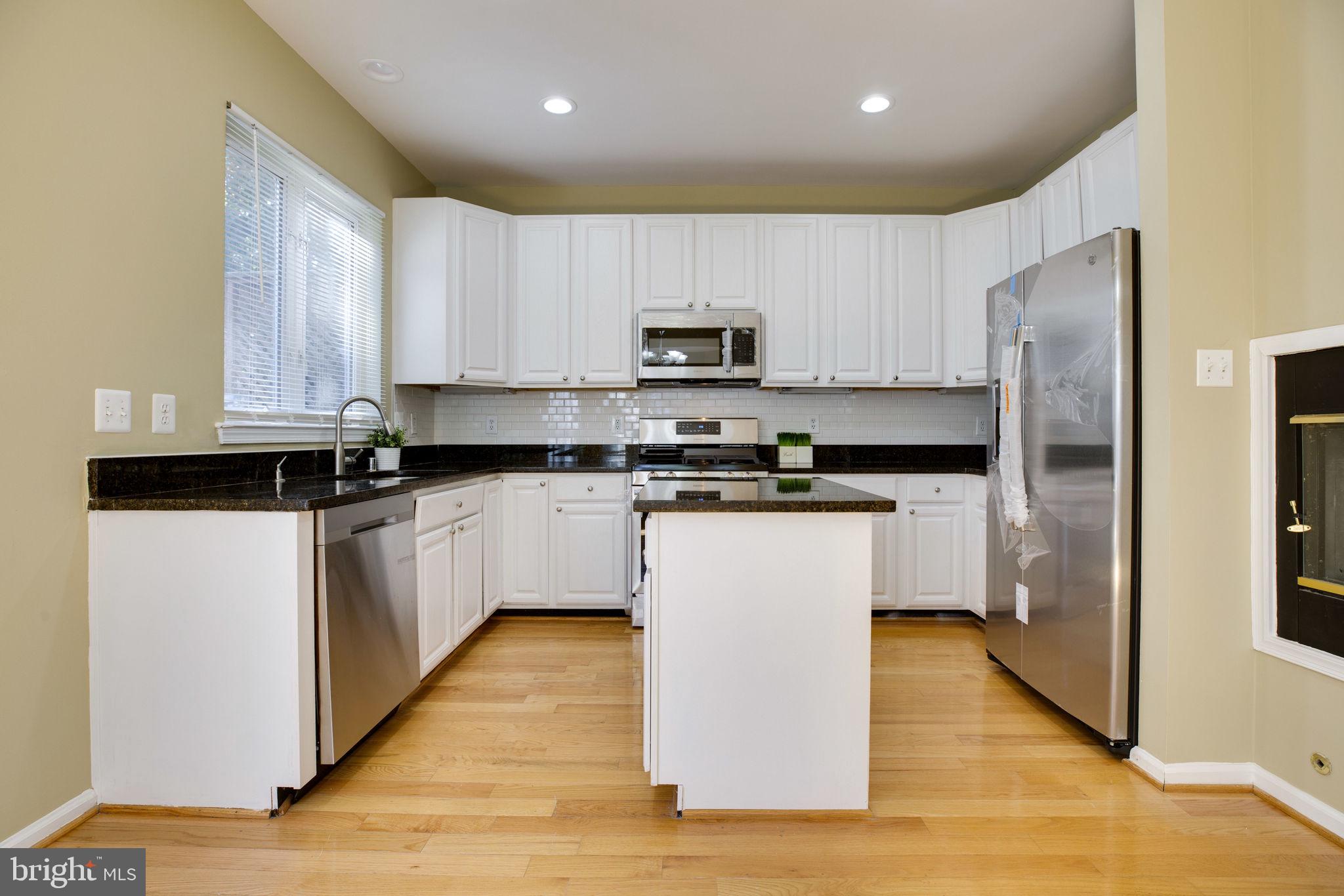 14851 Bolton Road Centreville, VA 20121 - Photo 22 of 44 Beauty & Function