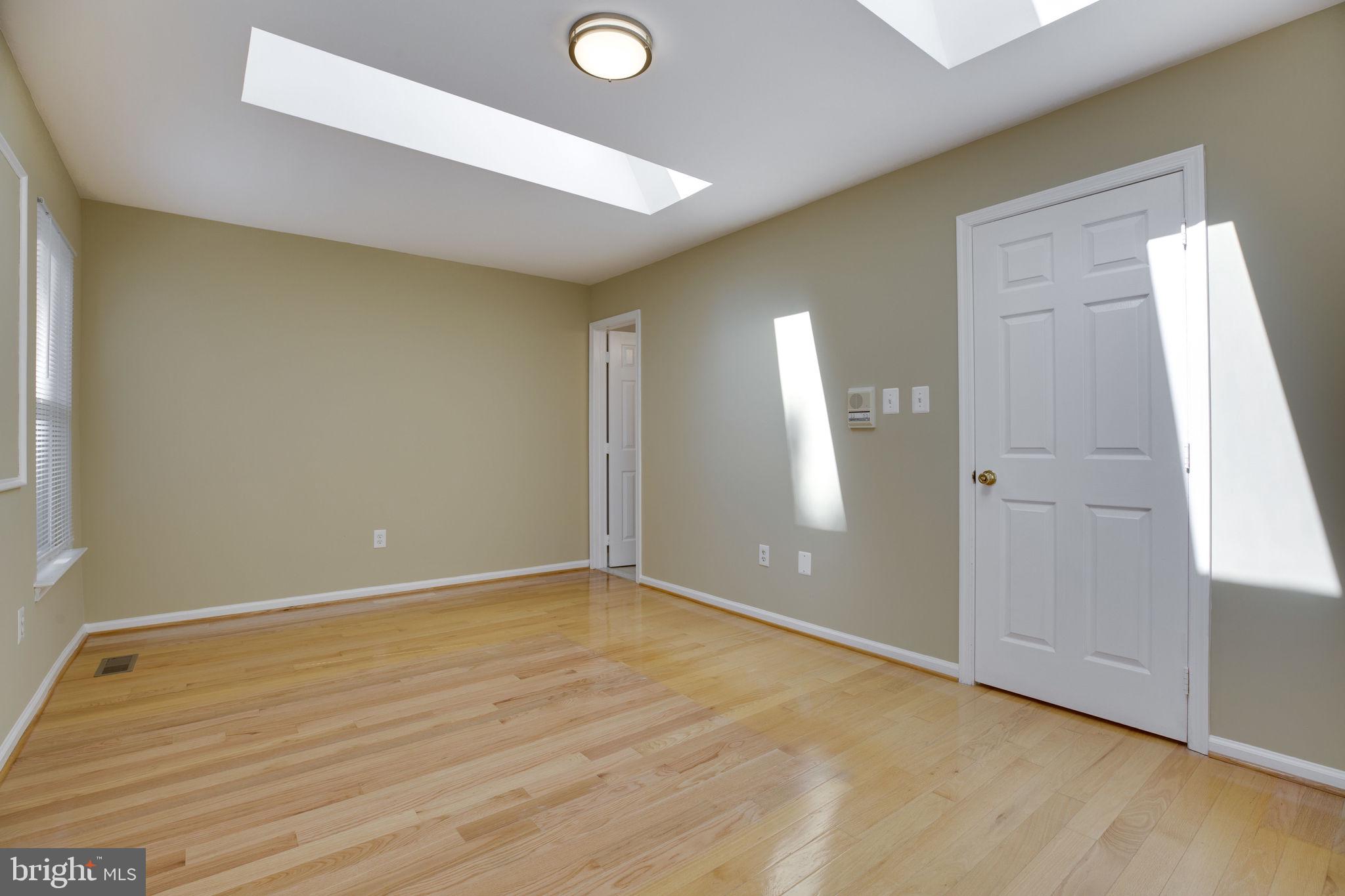 14851 Bolton Road Centreville, VA 20121 - Photo 36 of 44 Cozy & Natural Light