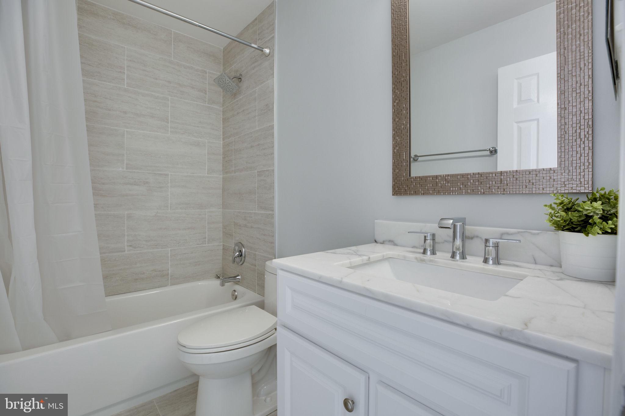 14851 Bolton Road Centreville, VA 20121 - Photo 37 of 44 Master Bath Room
