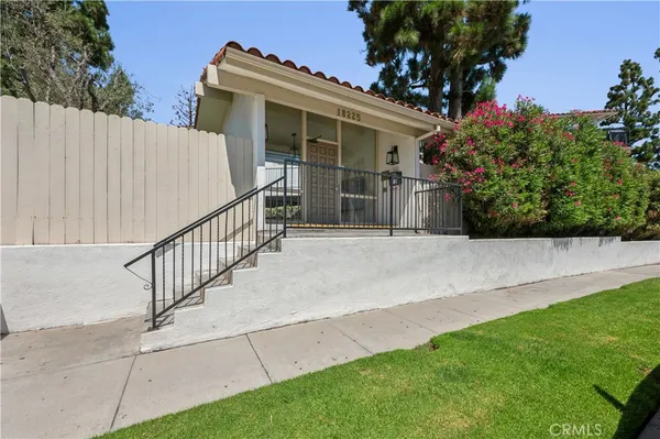 $3,150 | 18225 Kingsdale Avenue, Unit 115, Redondo Beach, CA 90278