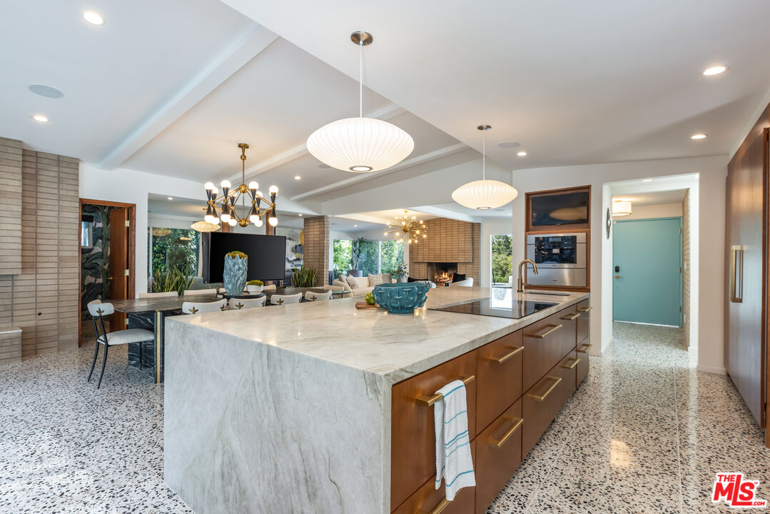 9033 Burroughs Road Los Angeles, CA 90046 - Photo 20 of 64 Gallery Image 20