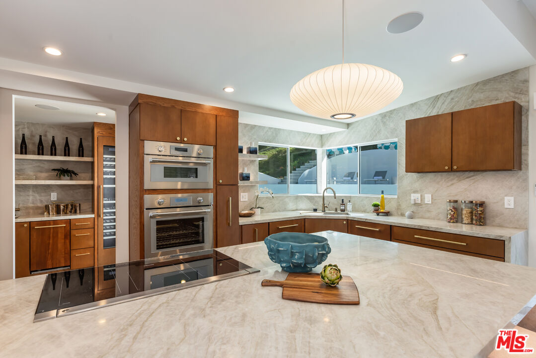 9033 Burroughs Road Los Angeles, CA 90046 - Photo 22 of 64 Gallery Image 22
