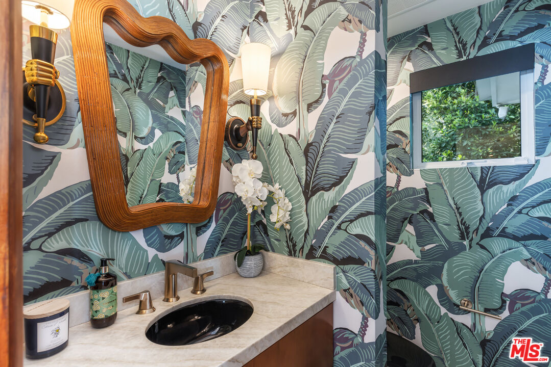 9033 Burroughs Road Los Angeles, CA 90046 - Photo 24 of 64 Gallery Image 24